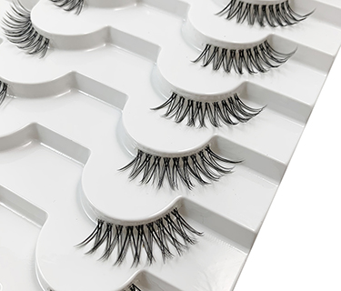 8 Pairs Package Clear Band Half Eyelashes   A03